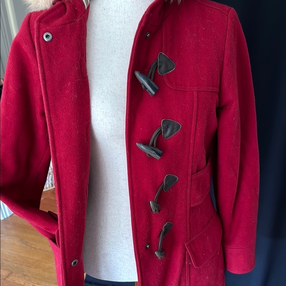American Eagle Outfitters Wool Blend Women's Red Toggle Coat with Faux Fur Hood - Picture 10 of 12